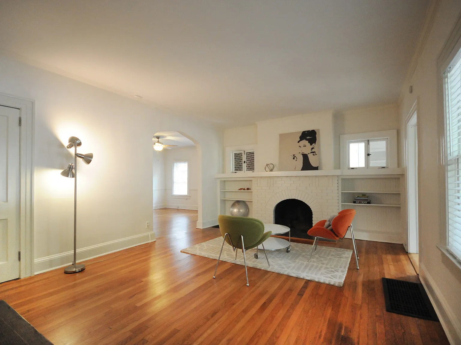3 bed, 1.5 bath, 1850 sqft, $3,600 — Photo 2