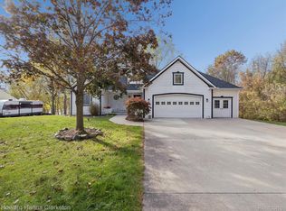 1688 Nelson Dr, Lapeer, MI