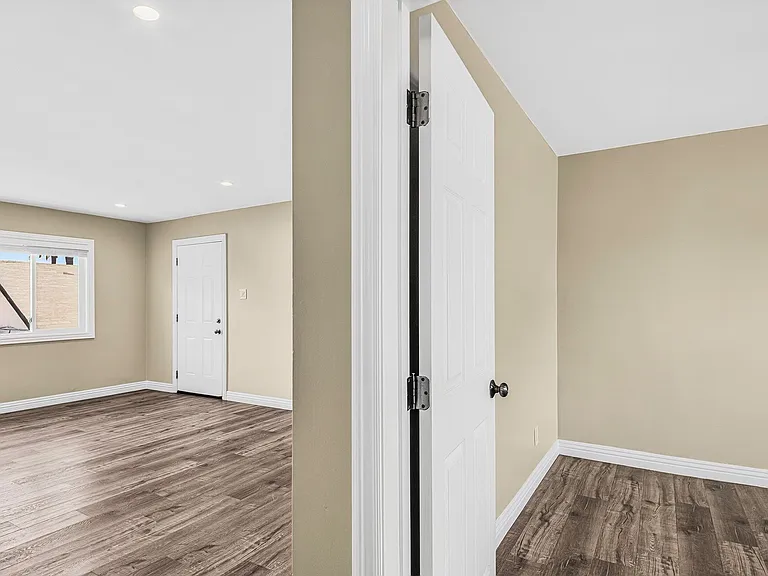 1831 Lime Ave — Photo 22