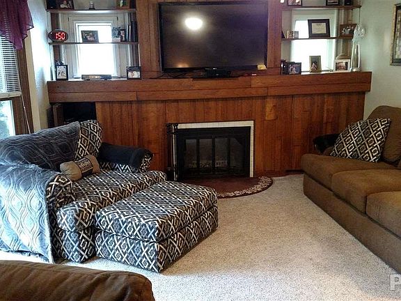 2nd image of 810 N Limestone Ln