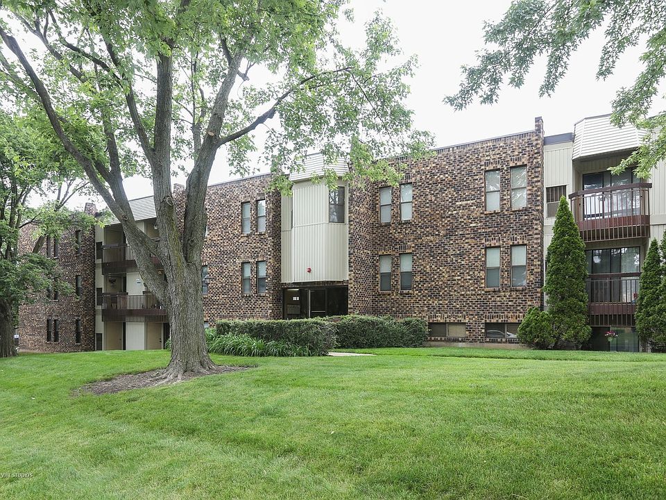 1st image of 2287 Country Club Dr APT 5