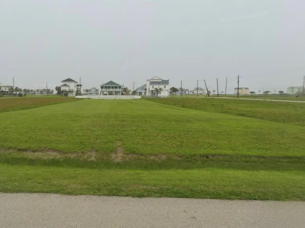 18817 Warrior Rd, Galveston, TX 77554