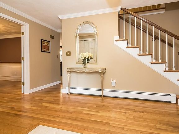 4th image of 29 Cobble Knoll Dr