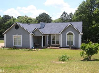 106 Twelve Oaks Dr, Lagrange, GA 30241