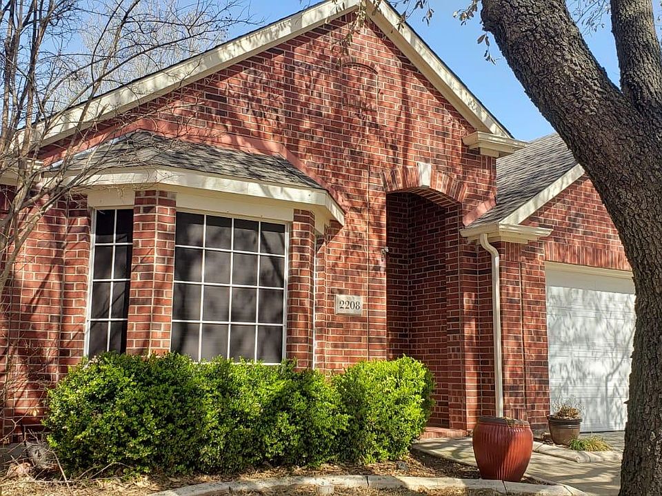 1st image of 2208 Killarney Dr