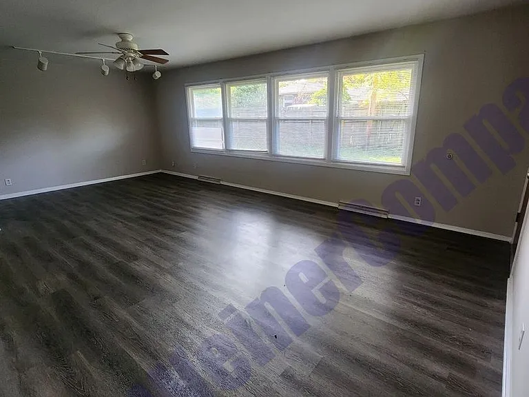 8 Shuman Cir — Photo 3