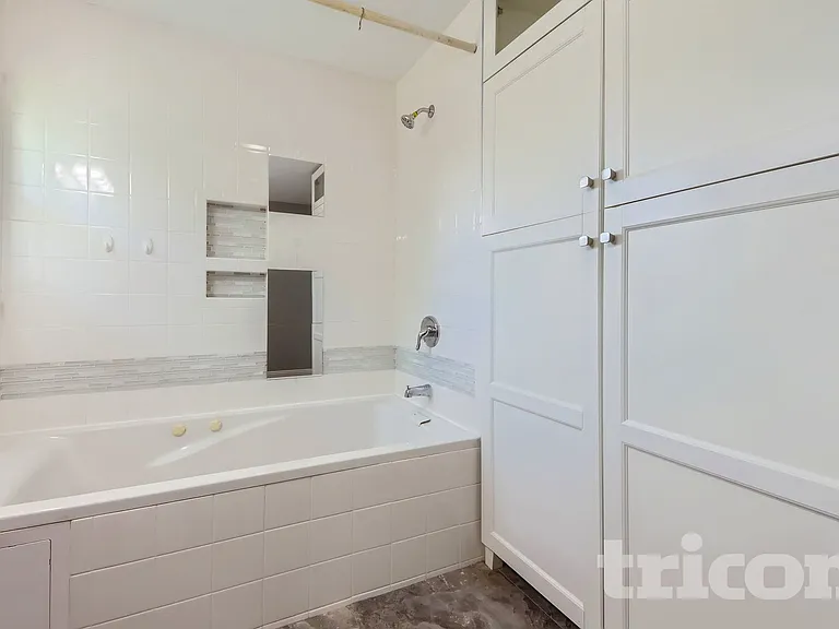 130 Southwood Ct — Photo 7