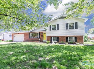 514 Willow Ln, Perrysburg, OH 43551