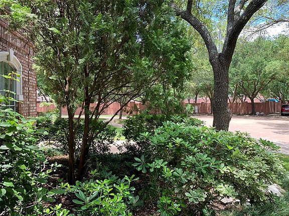 3rd image of 4711 Round Rock Ct