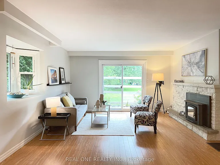 290 Westcourt Pl — Photo 6