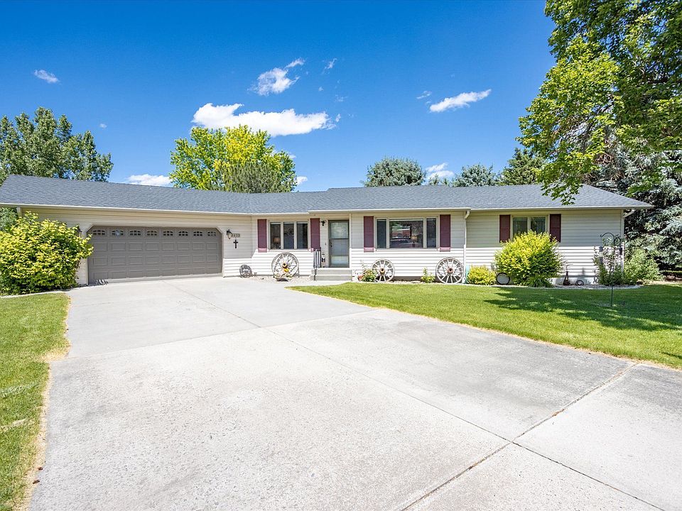 1st image of 2653 Meadow Dr