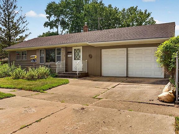 5th image of 2804 N Winnebago St