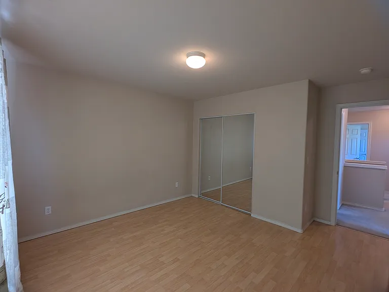 38 Dr SE — Photo 16
