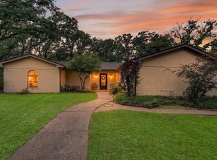 5714 Cherrywood Ln, Arlington, TX 76016
