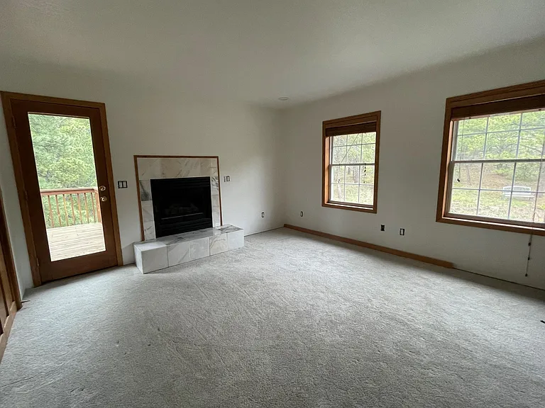 687 Crescent Lake Rd — Photo 17