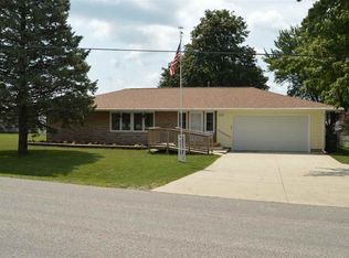 227 W Orange Rd, Waterloo, IA 50701