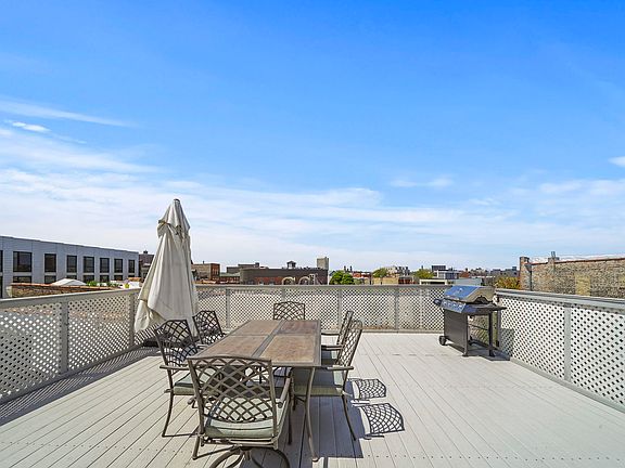 4th image of 827 N Milwaukee Ave APT 3