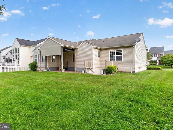 5th image of 95 GRAYTON DRIVE