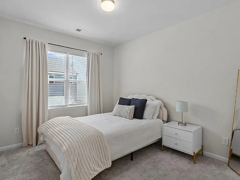 118 Berkeley Ave #D — Photo 16