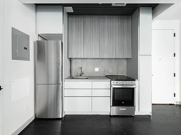 3rd image of 227 Winthrop St #3J