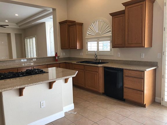 5th image of 643 Chervil Valley Dr