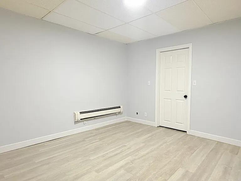 581 Pierre Ave #5 — Photo 7