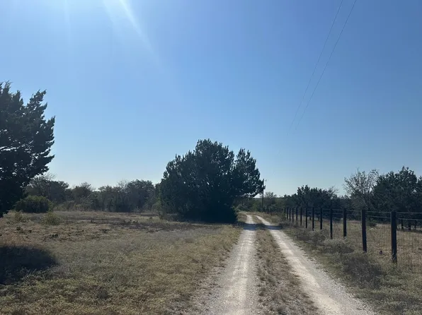 625 Deer Track Rd, Weatherford, TX 76085