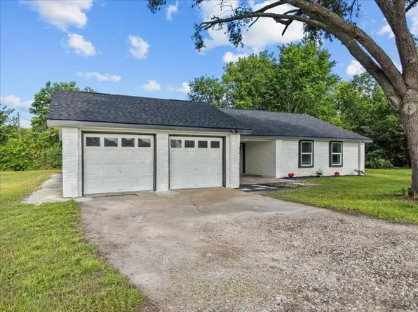 211 Avenue I, Alvin, TX 77511
