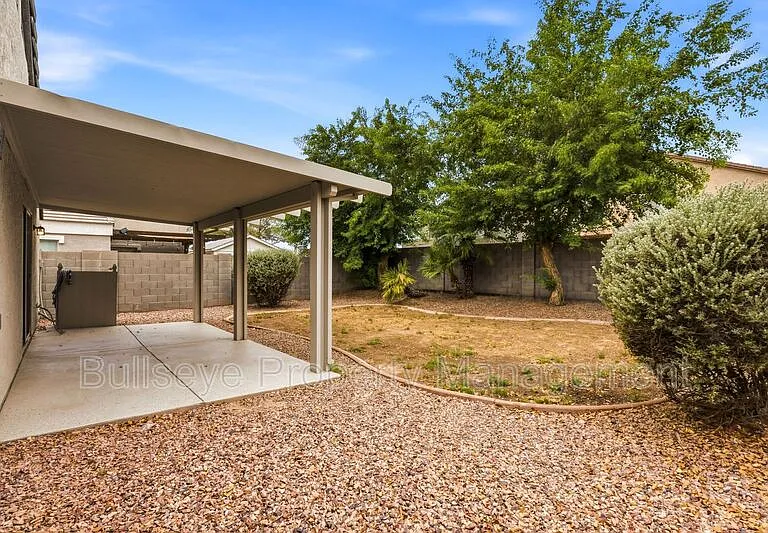 310 E Payton St — Photo 25