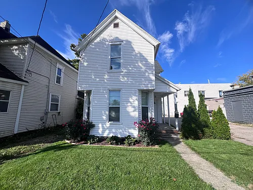 231 Straight Ave SW Photo 1