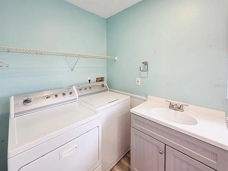 216 S 5th St #B — Photo 23