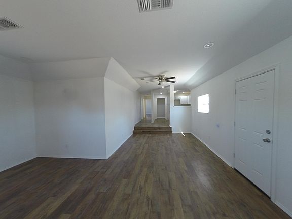 5th image of 815 W 20th St