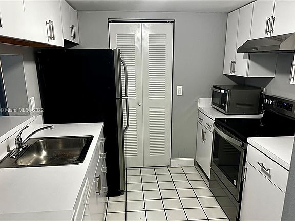 3rd image of 9733 Westview Dr APT 1315