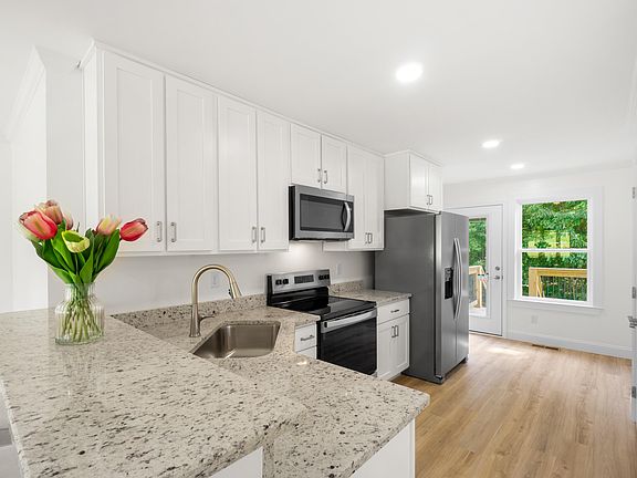 4th image of 1283 New Home Rd