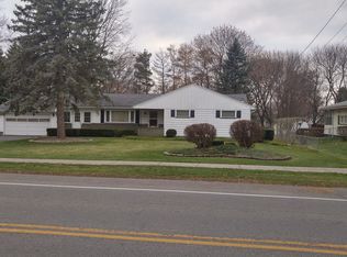 1583 Scribner Rd, Penfield, NY 14526