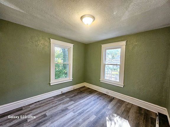 2nd image of 2140 Crescent Ave
