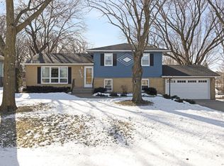 6525 Maple Dr, Waconia, MN 55387