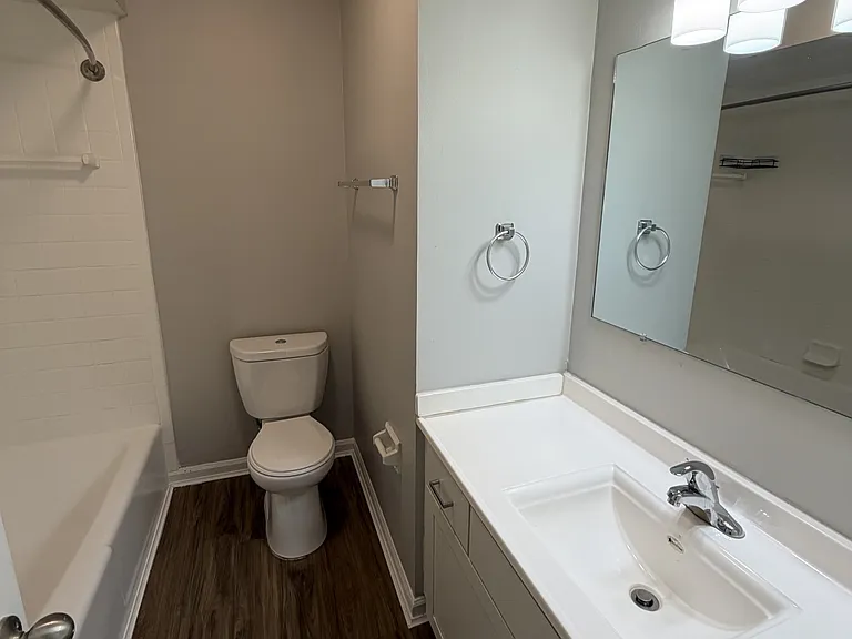 7 Pointe Apartments — Photo 49