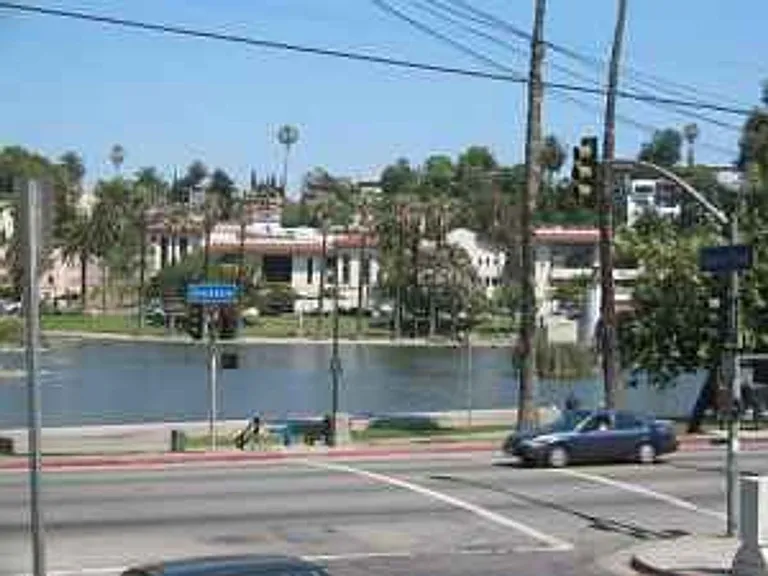 1818 Santa Ynez St — Photo 5
