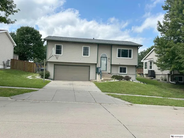 2937 NW 9th St, Lincoln, NE 68521