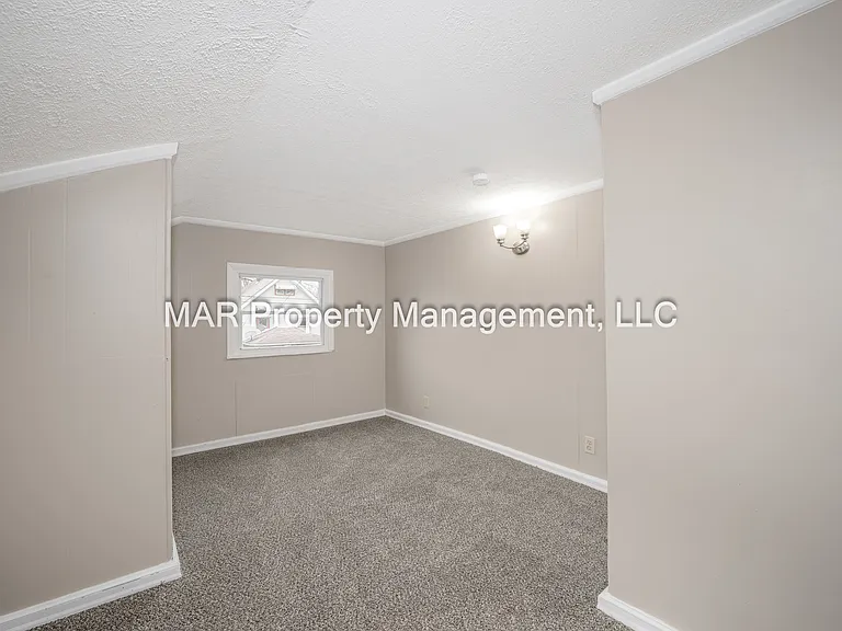251 W Harris Ave — Photo 10