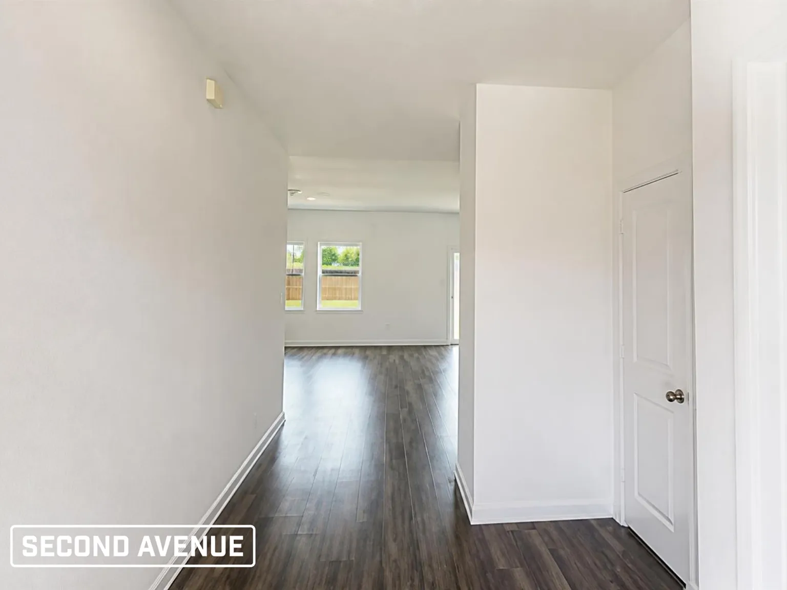 6 bed, 3.0 bath, 2738 sqft, $4,989 — Photo 2