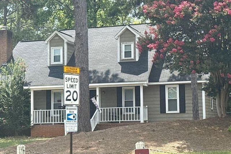 2nd image of 100 Braewick Rd