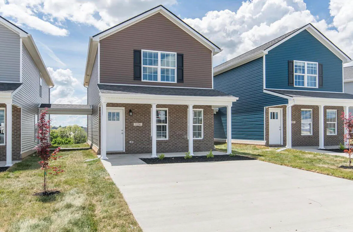 3 bed, 2.5 bath, 1600 sqft, $1,575 — Photo 3