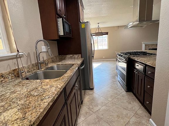 5th image of 4825 Rose Way