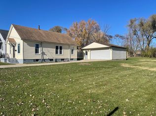 326 Maple St, Oglesby, IL 61348