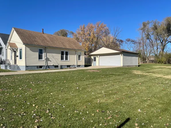 326 Maple St, Oglesby, IL 61348