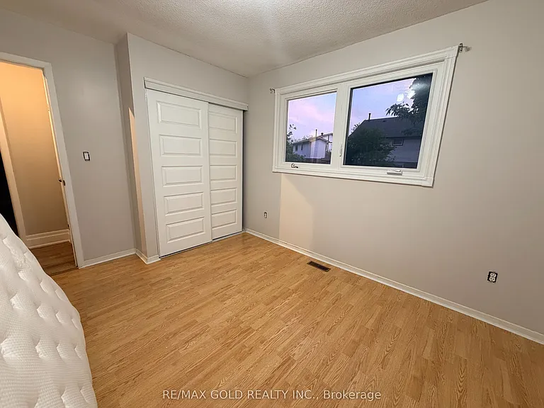 166 Harmony Rd S — Photo 16