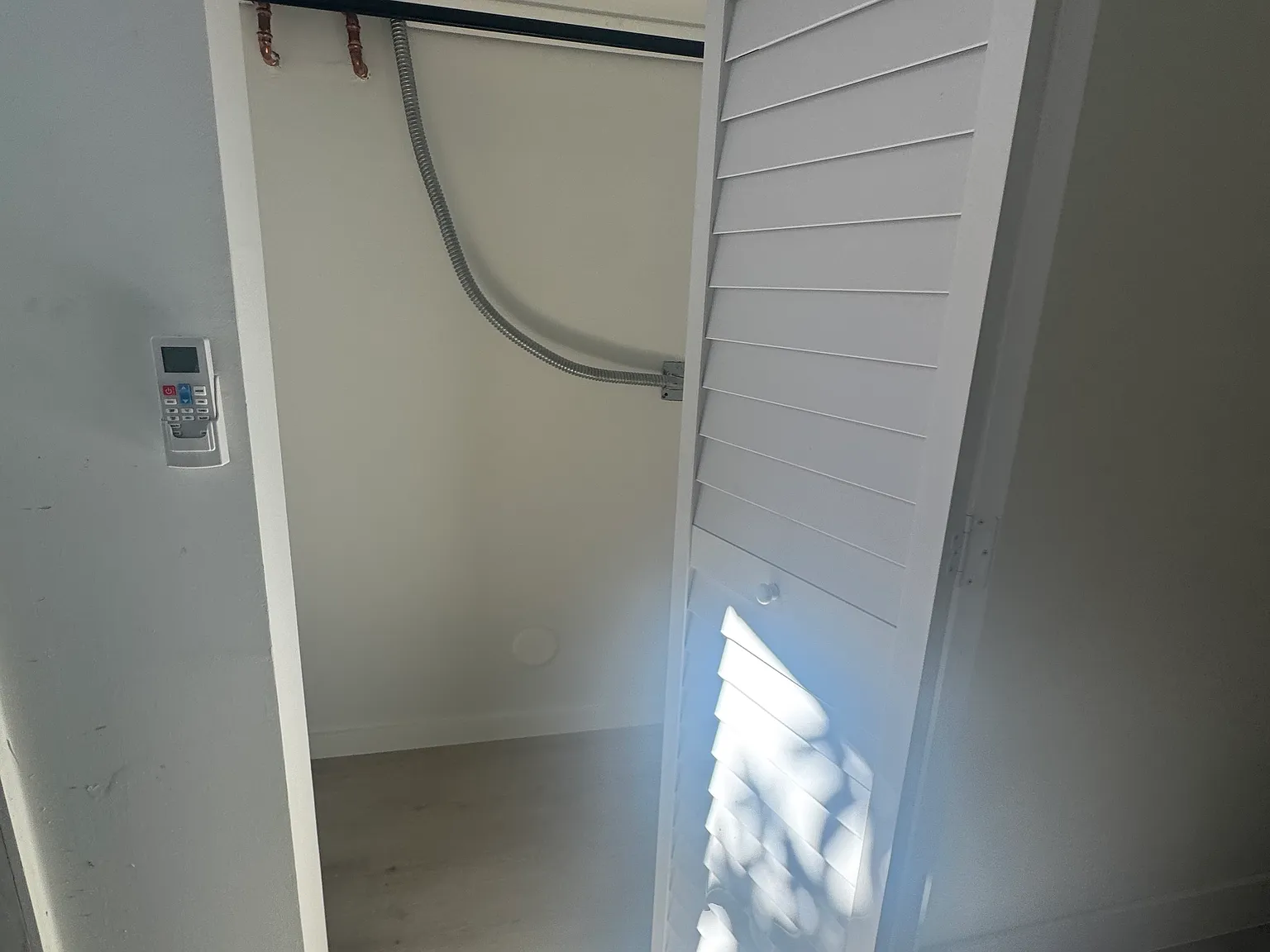 1 bed, 300 sqft, $1,300 — Photo 2