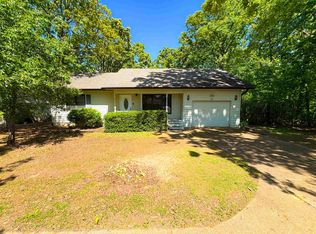 16 Iroquois Dr, Cherokee Village, AR 72529